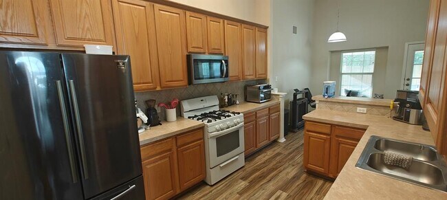 Photo - 9413 Meyrick Park Trail