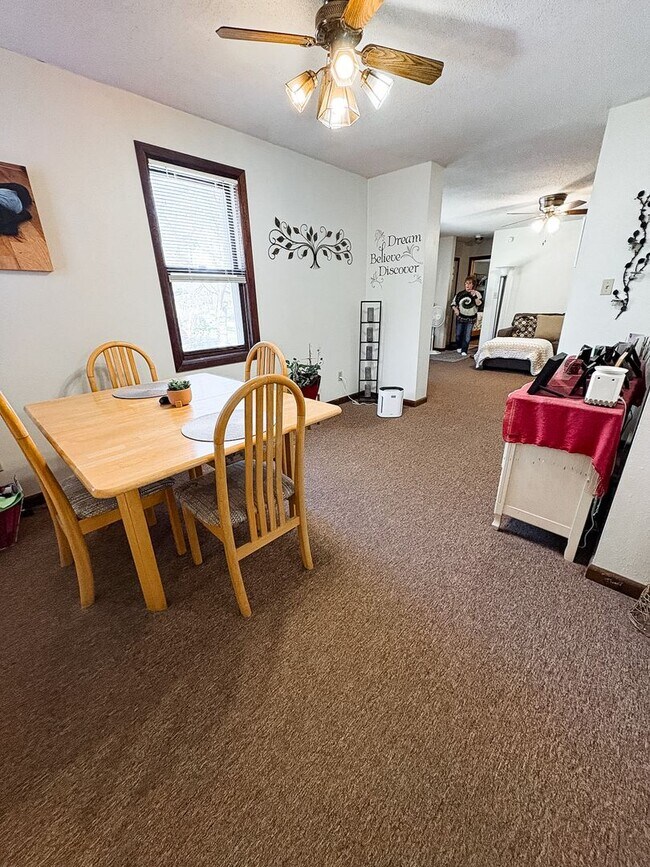 Photo - Spacious 1 Bedroom Apartment Unit 501 S 15th St