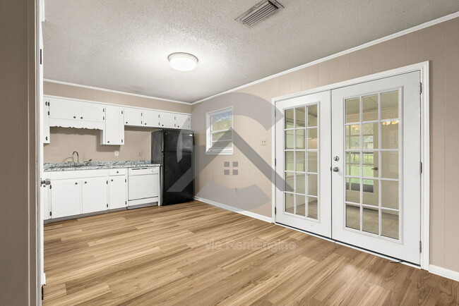 Photo - 2403 Broadview Ave