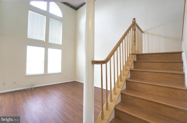 Photo - 306 Pimlico Way