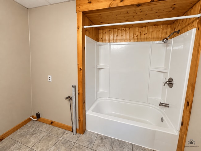 2 Lawrence St Unit 2