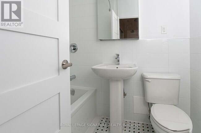 Photo - 1291 Bayview Ave Unit 306