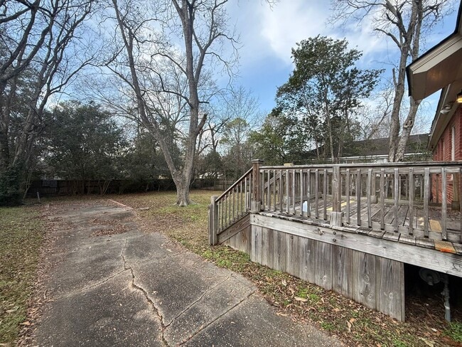 Photo - ** 3 Bed 2 Bath Located beside Huntingdon ** Call 334-366-9198 to schedule a self tour