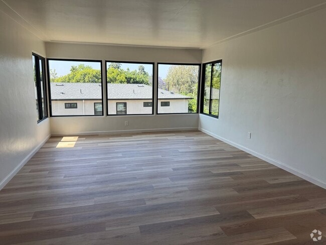 Building Photo - *******Classic Mt. Helix Ranch Style Home*...