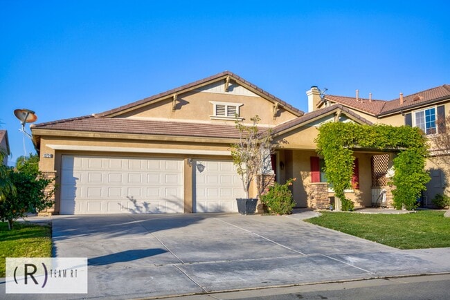 Building Photo - NEW PROMO PRICE! $3,470/MO