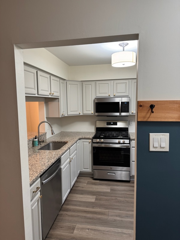 Photo - 347 Surrey Ct