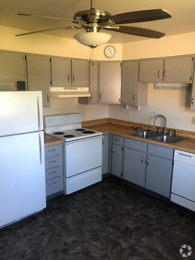 Building Photo - South Elgin Il, 60177 Unit A Rental