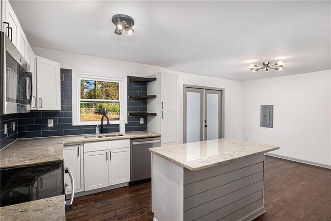 Photo - 2105 Fellowship Rd