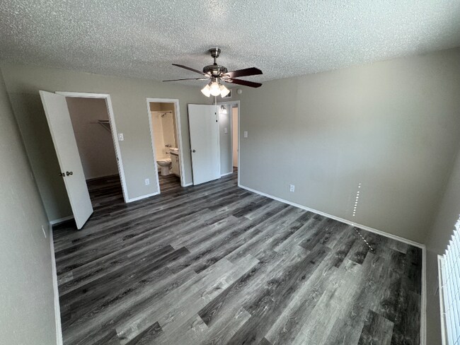 Photo - 2010 Estrada Pkwy Unit 22-101