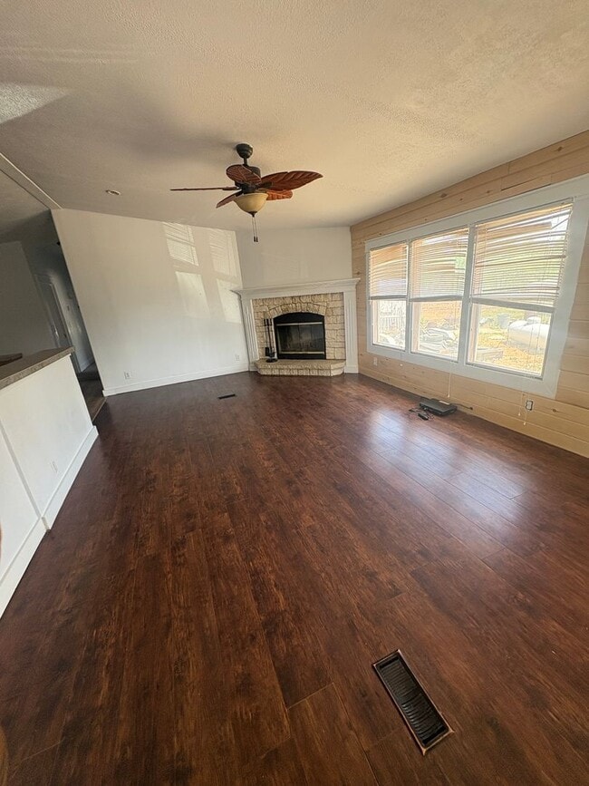 Photo - 3 bedroom 2 bath in Highland Terrace
