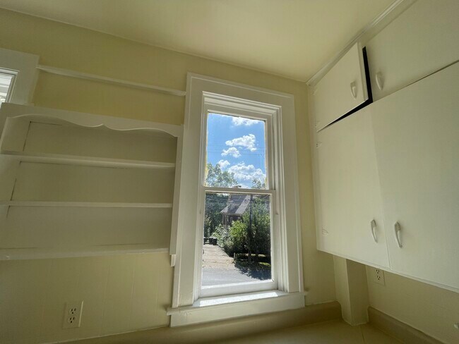 302 Stewart Ave Unit 302