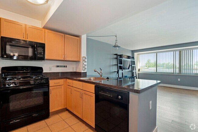 Building Photo - Available Now! Electric, Gas and Water inc... Unit N614 Rental