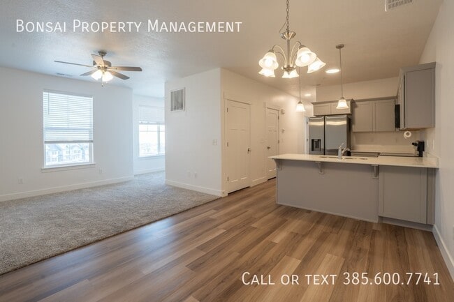 Building Photo - 762 Lang Ct Unit 201