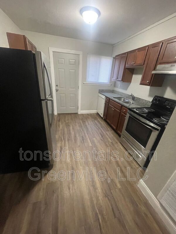 Photo - 88 W Park Dr