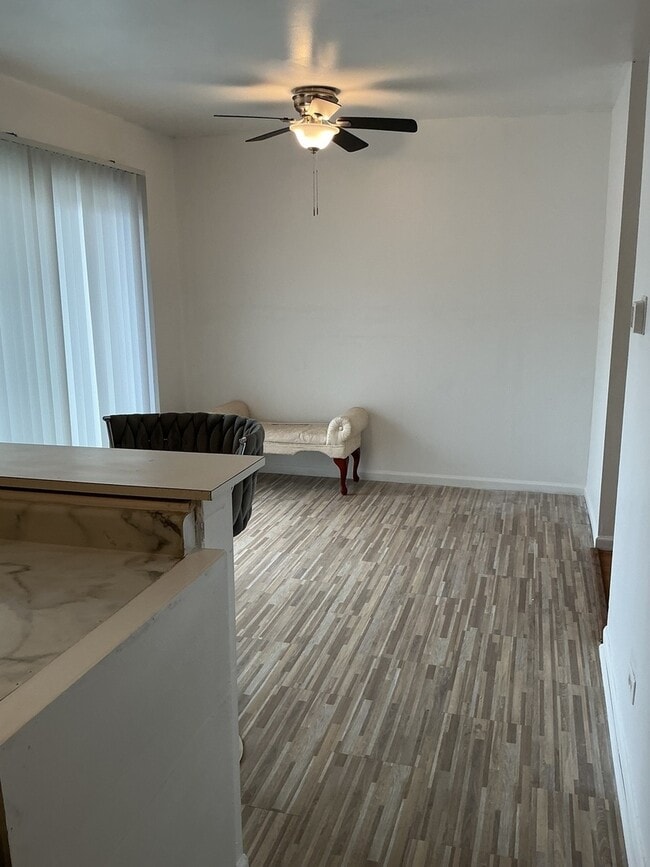 Photo - 2333 Windsor Ln