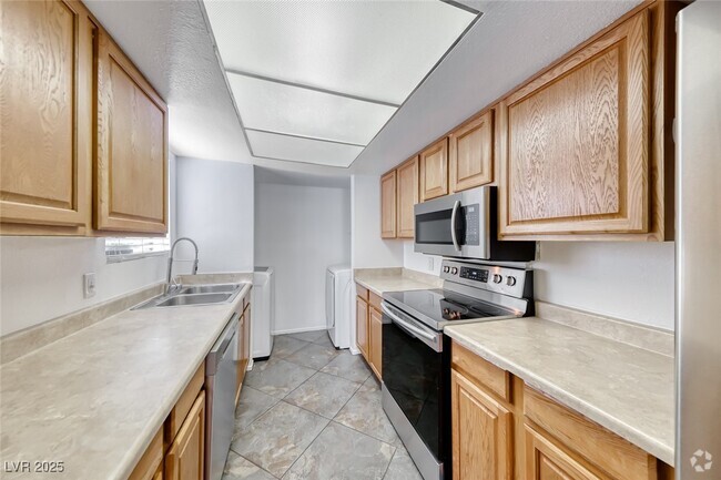 Building Photo - 1937 Scimitar Dr Unit 37 Rental