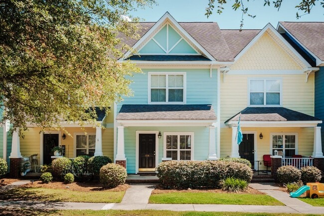 Move-In Ready & Updated Hampton Forest Tow... - Move-In Ready & Updated Hampton Forest Tow... Casa Adosada