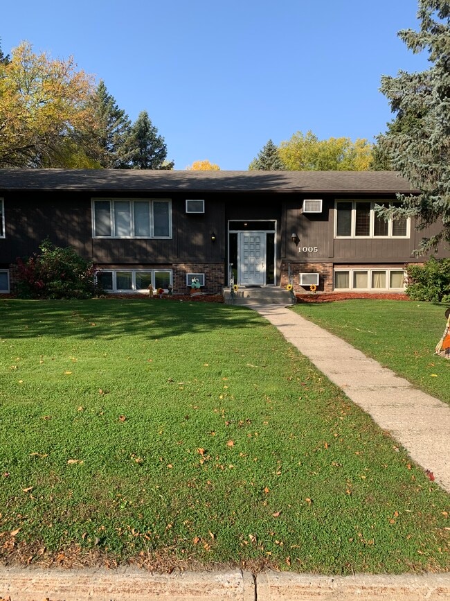 Photo - 1005 16th St NE Unit 4