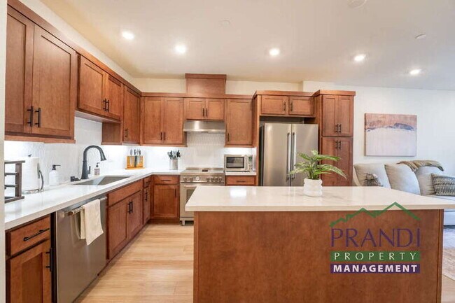 Photo - 850 Verandah Ln