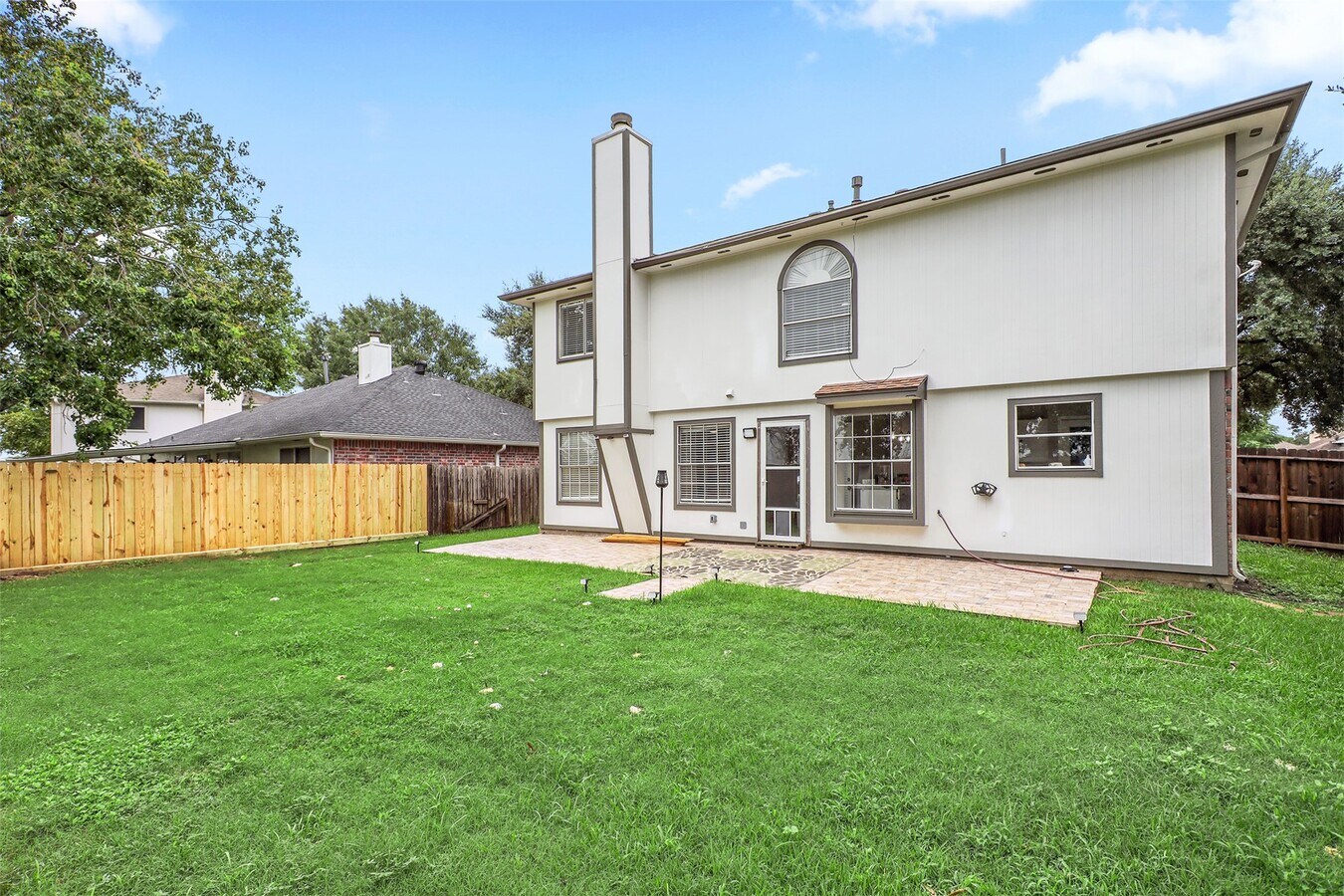 Photo - 602 Oak Briar Dr