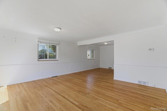 Photo - 1111 Holland St