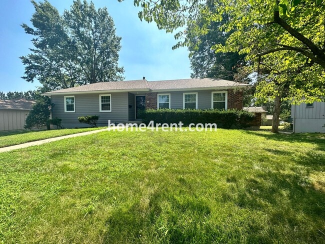 Building Photo - Cozy Ranch Home in Shawnee w/ Plenty of Natural Light, Wood Floors Throughout and an Updated Kitc...