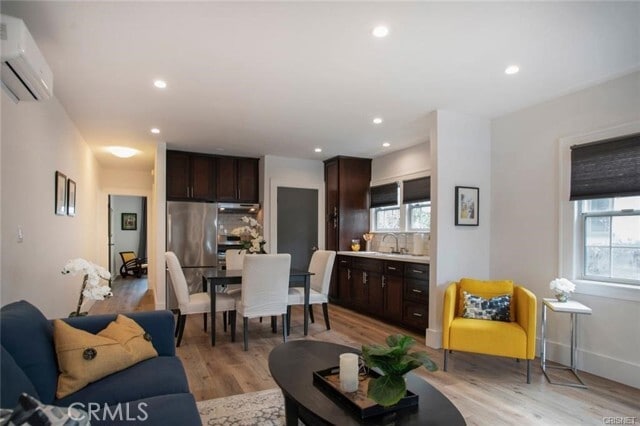 Photo - 908 Victoria Ave