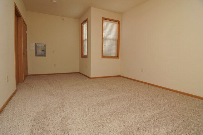 Aurora Pointe Apartments