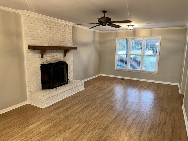 Photo - 1408 Roy Averette Dr