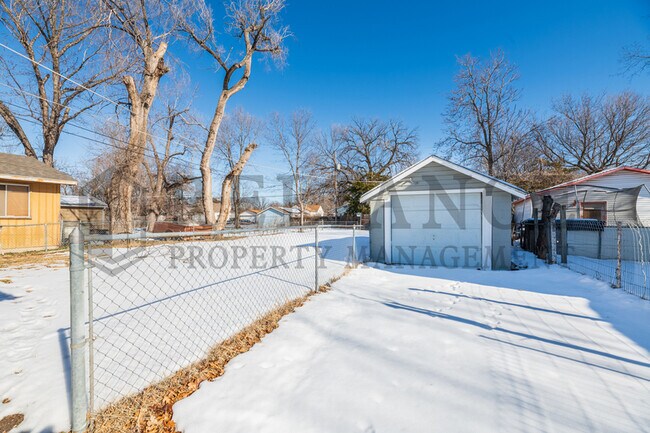 Photo - 1836 S Gold St