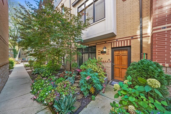 Photo - 1022 Alexander Ln Townhome