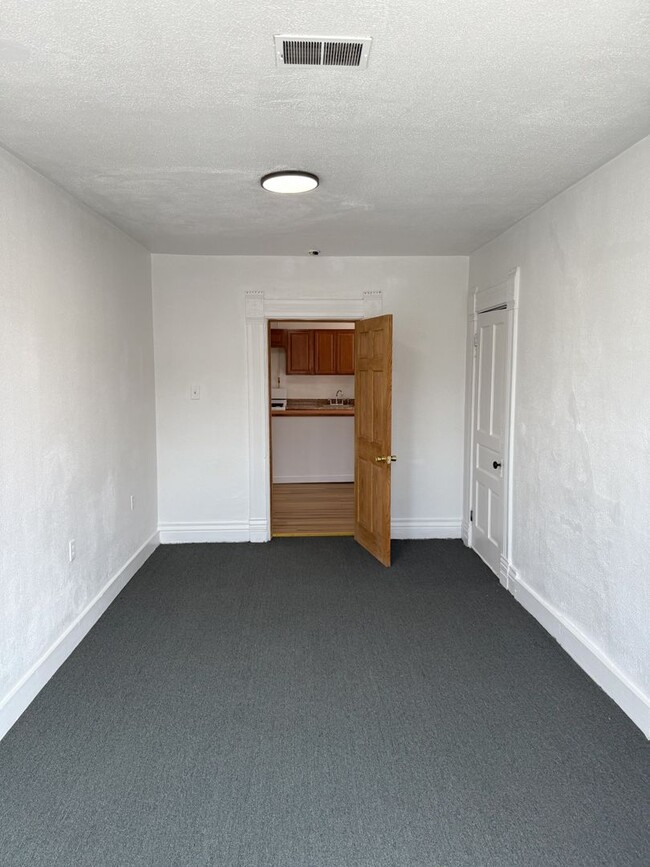 Photo - 3614 Dawson St Unit 3614 Dawson 3rd floor three