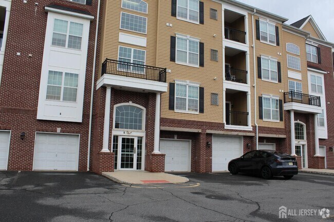 Building Photo - 611 Doral Ct Rental