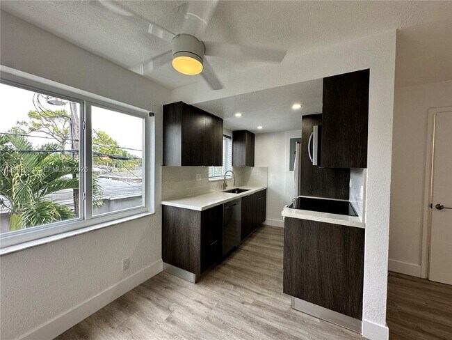 Photo - 913 NE 17th St Unit 8