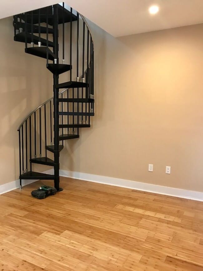 Building Photo - 1527 W Porter St Unit 1st Fl rear