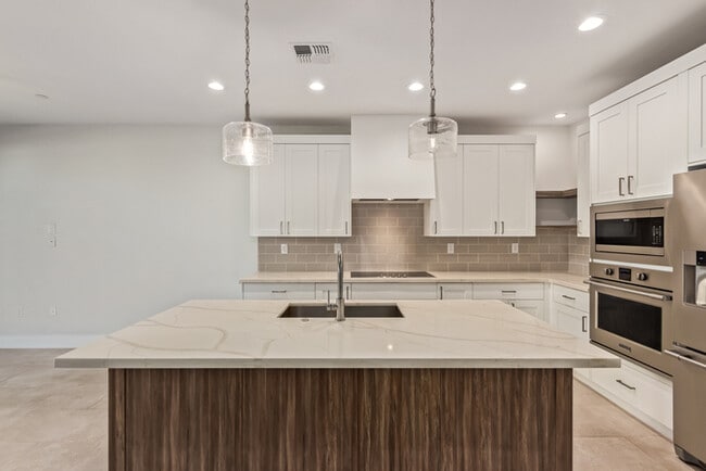 Photo - 138 E Lexington Ave