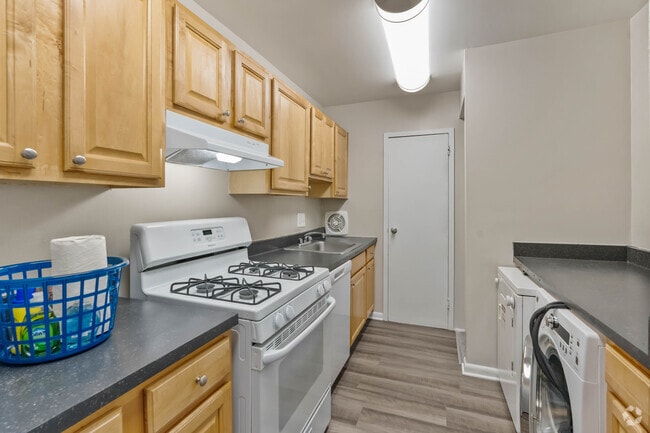 2BR, 2BA - 1339SF - DEN