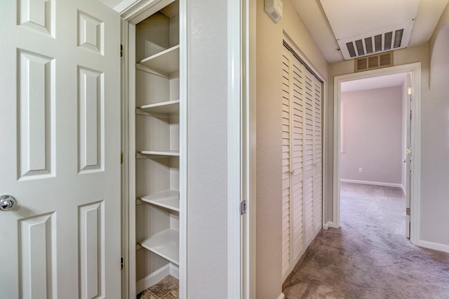 Photo - 6530 Hearthstone Cir