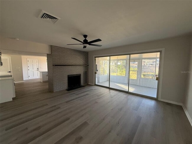 Photo - 722 W Russell Dr