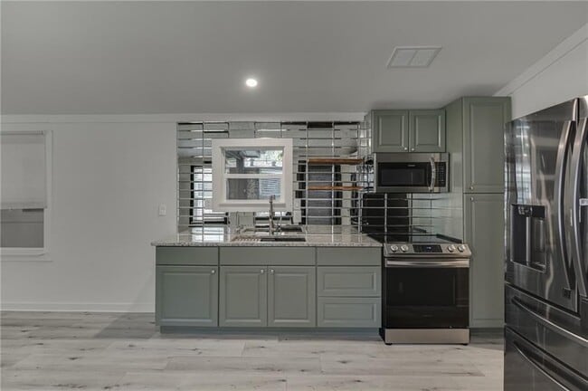 Photo - 3685 Fir Dr