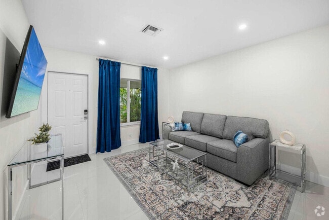 Building Photo - 434 NE 14th Ave Unit ID1020830P Rental