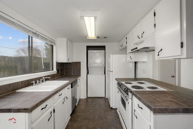 Photo - 217 Settlers Park Dr