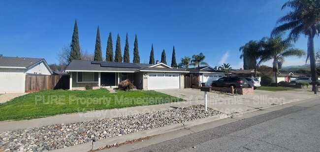 Photo - 467 Northgate Dr