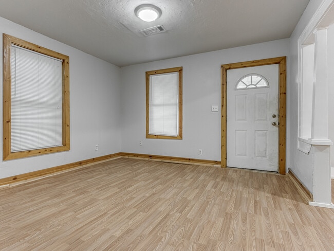 Photo - 1320 S Jensen Ave