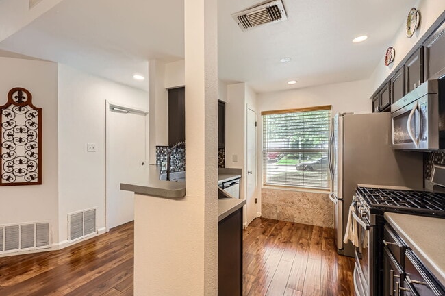 Photo - 13910 Merseyside Dr