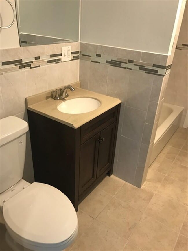 Photo - 25 4th St Unit 2