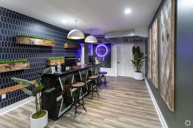 Centro de arrendamiento - Highland Grand