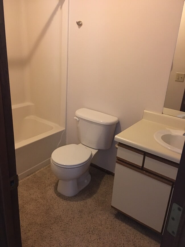 Bathroom 2 - 1800 Elbow Bnd Unit B
