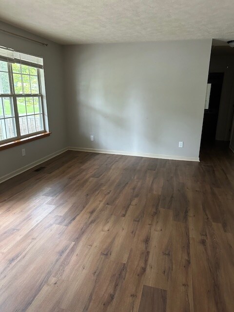 Photo - 108 Black Oak Dr