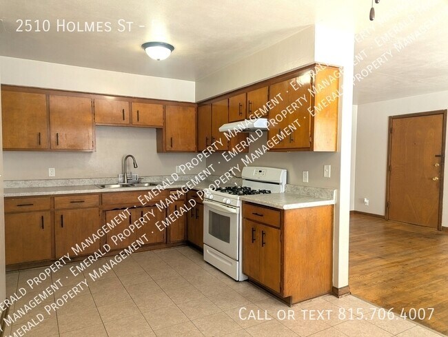 Photo - 2510 Holmes St Unit 5